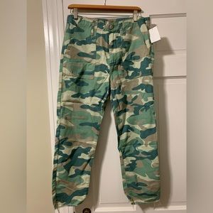 NWT Mother camo pants size 29